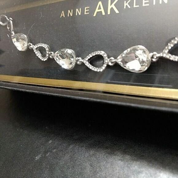 Anne Klein tear shaped rhinestone bracelet - Picture 4 of 4